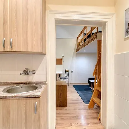 Central Ernesto Apartment