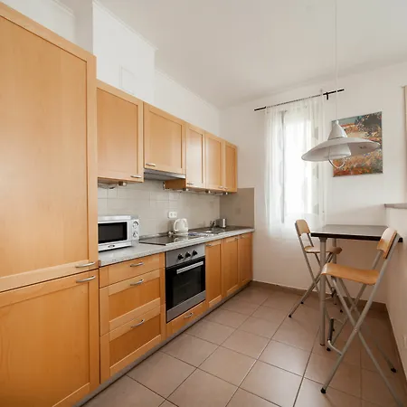 Apartment Central Ernesto *